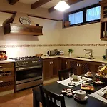 卡特拉度假屋 *